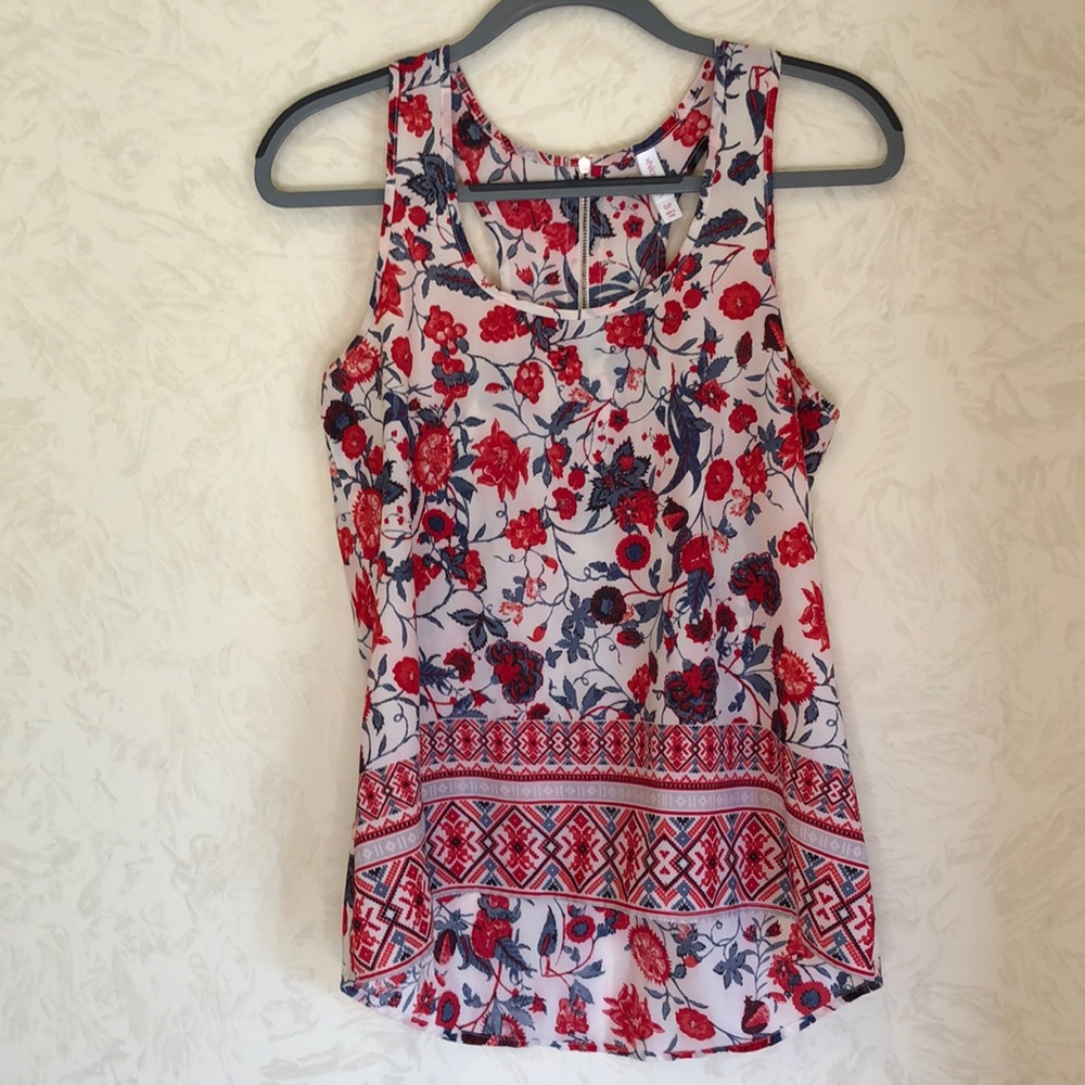 Xhilaration Red, White, & Blue Floral Razorback High Low Tank Size S